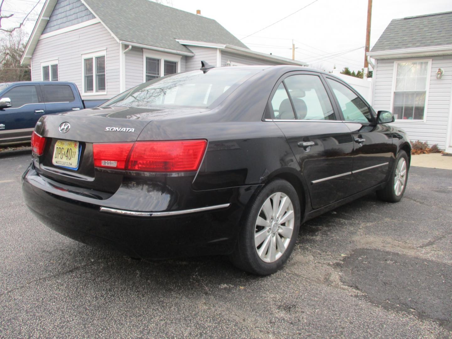 2010 BLACK Hyundai Sonata (5NPEU4AC7AH) , AUTOMATIC transmission, located at 540a Delsea Drive, Sewell, NJ, 08080, (856) 589-6888, 39.752560, -75.111206 - Photo#6